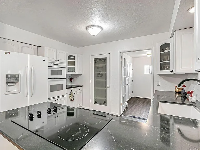 188 Glacier Cir — Photo 10