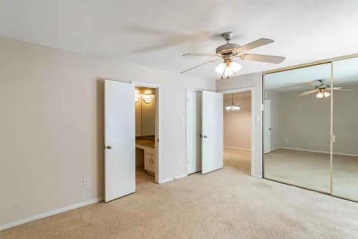 1414 Fountain View Dr #101