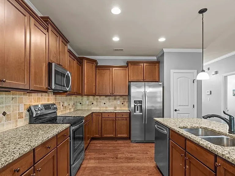 138 Valley Brook Ln — Photo 3