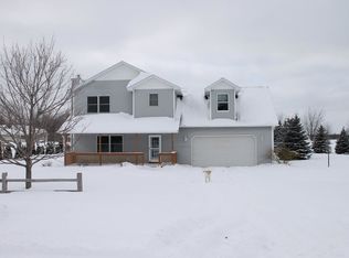 2062 Country Estate Ln, Traverse City, MI 49685