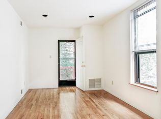 6327 Howe St APT 3, Pittsburgh, PA 15206