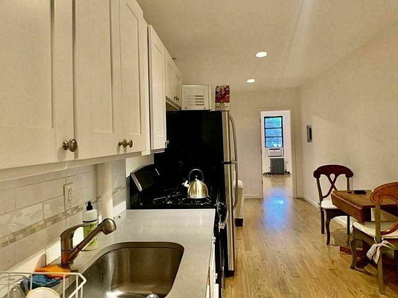 3rd image of 176 Meserole St APT 2R