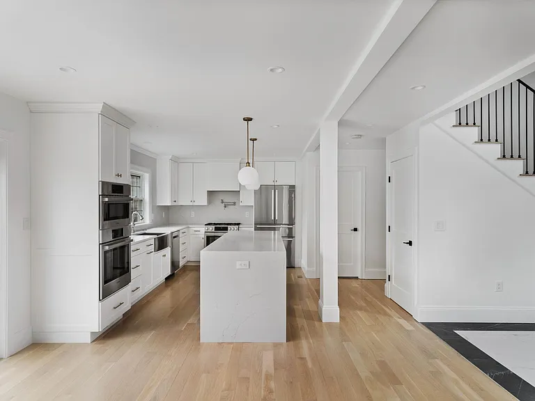 45 Lakeview Ave — Photo 9