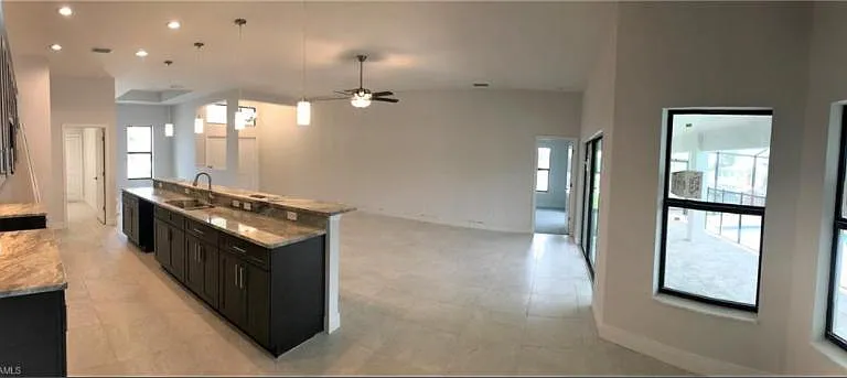 815 SW 11th Ct — Photo 5