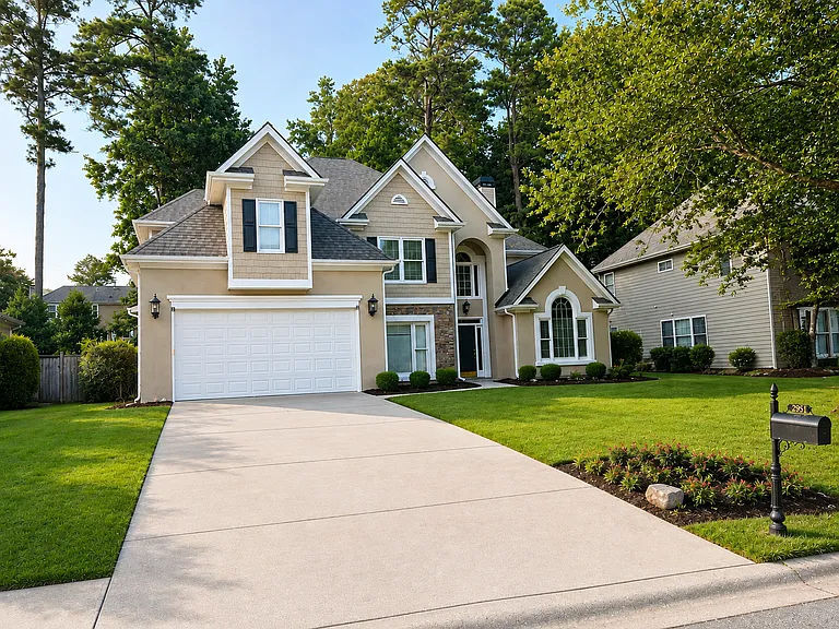 2951 Nestle Creek Dr — Photo 1