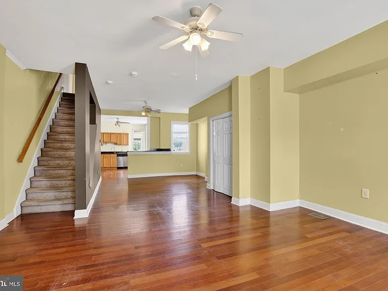 219 Hermitage St — Photo 1