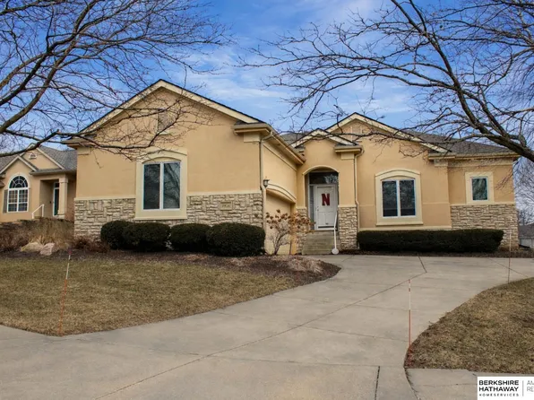 11426 Iowa Cir, Omaha, NE 68142