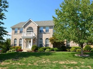 5592 Hennsley Cir, Weldon Spring, MO 63304