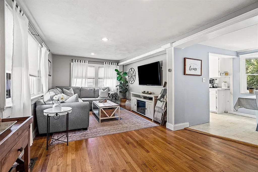 2 bed, 1000 sqft, $3,200 — Photo 4
