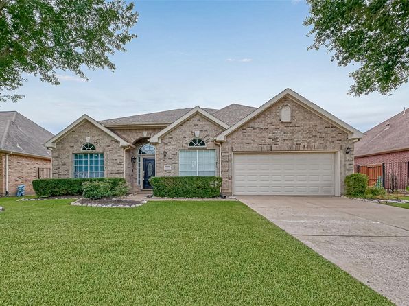 3322 E Cedar Hollow Dr