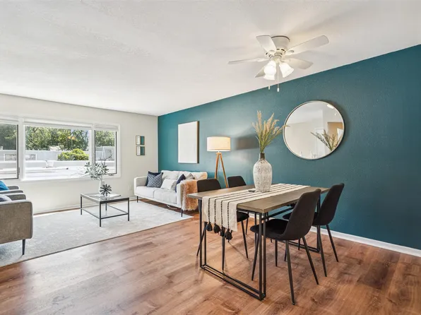 6750 School St Unit 206, Windsor Heights, IA 50324