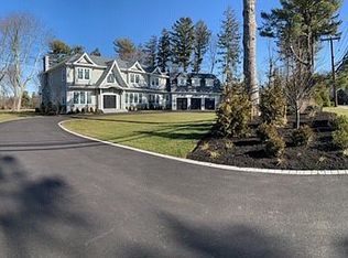 112 Cedar Swamp Rd, Jericho, NY 11753