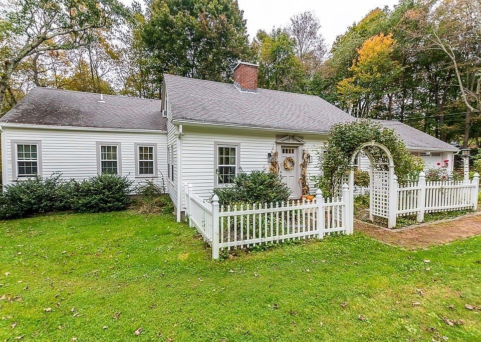 845 Hill St, Northbridge, MA 01534 Zillow