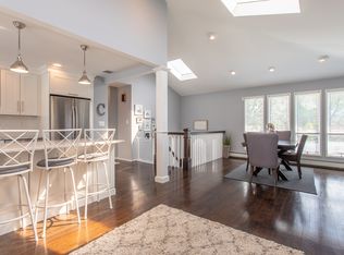 2942 Whaleneck Dr, Merrick, NY 11566