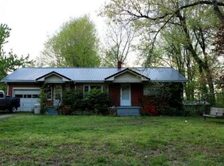 115 Chestnut St, Sacramento, KY 42372