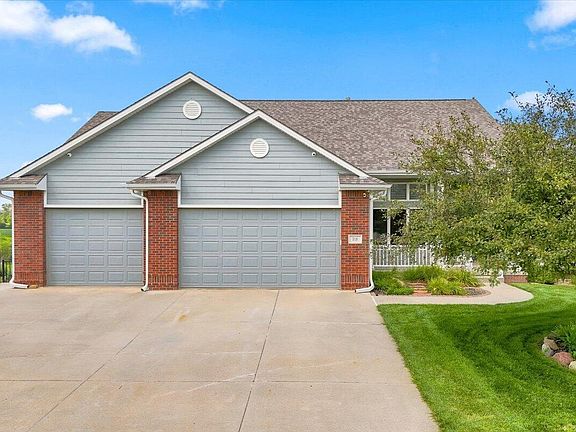 2nd image of 218 Traders Pointe Cir