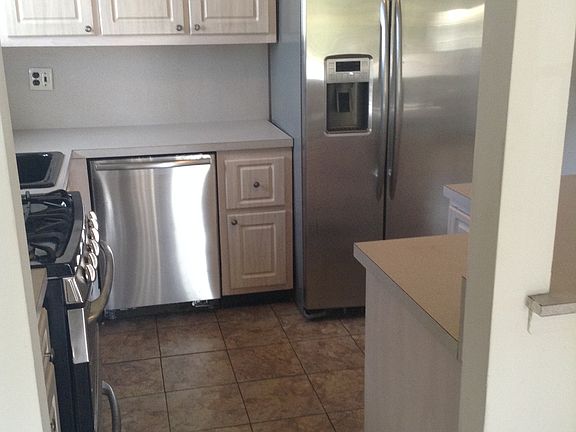 2nd image of 2033 49th St #2