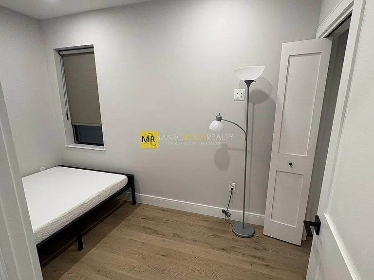 169 Maverick St #4 — Photo 5