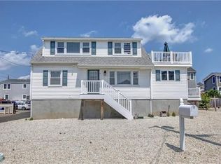 7 E 52nd St, Brant Beach, NJ 08008