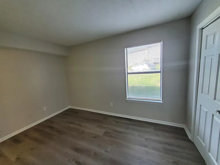 1100 Horsemans Ln #26 — Photo 10