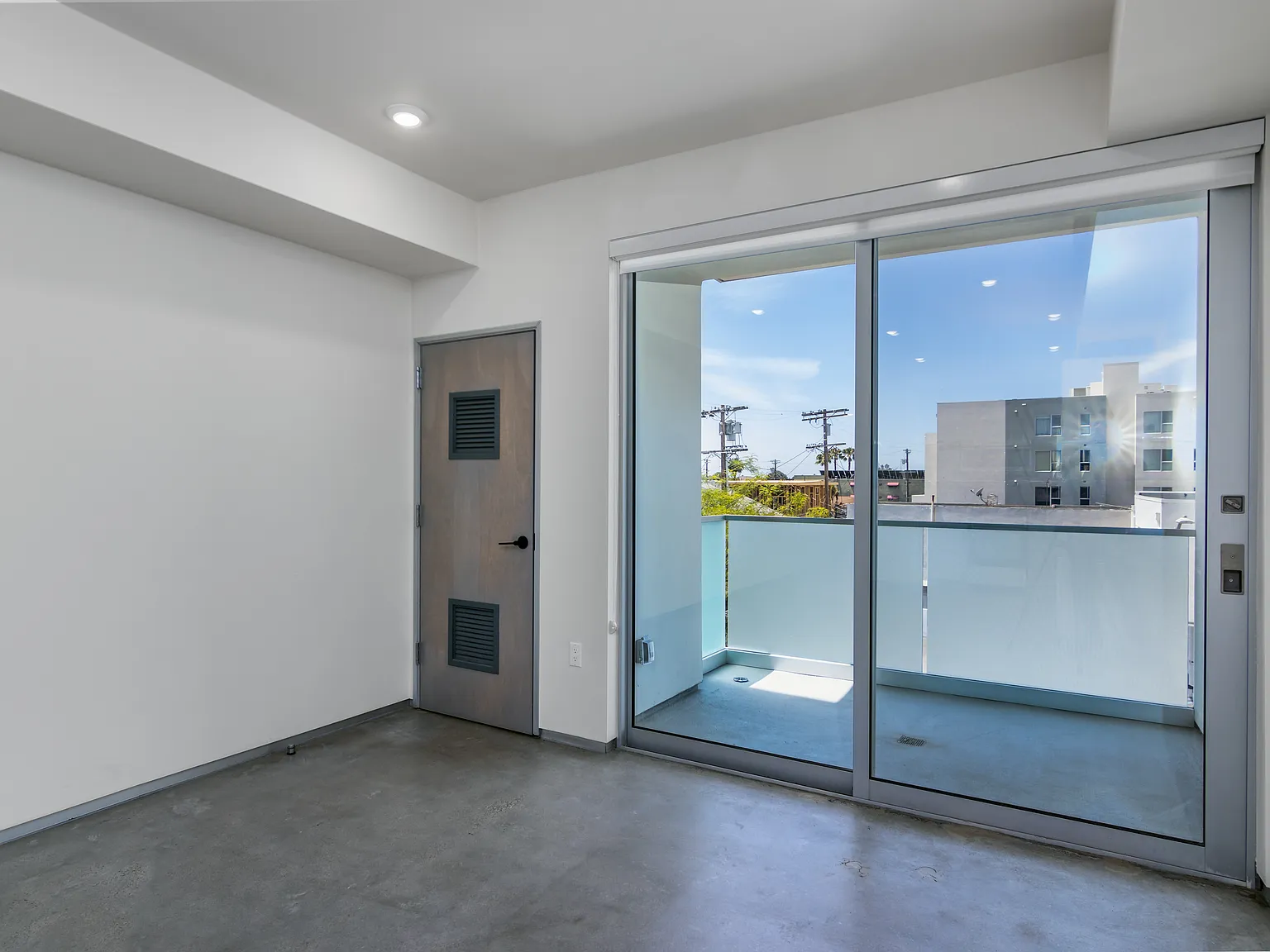 11588 W Pico Blvd — Photo 4