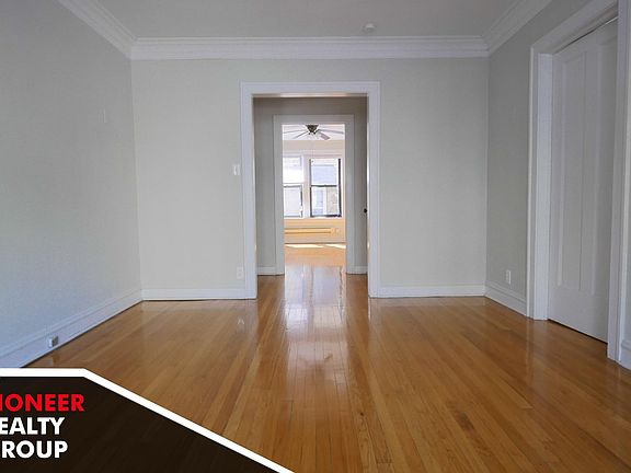 3rd image of 1125 W Oakdale Ave #One