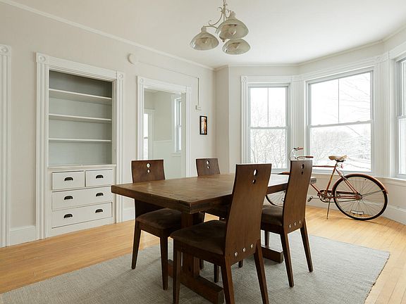2nd image of 16 Montrose Avenue