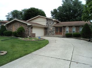 18935 Sharon Ct, Lansing, IL 60438