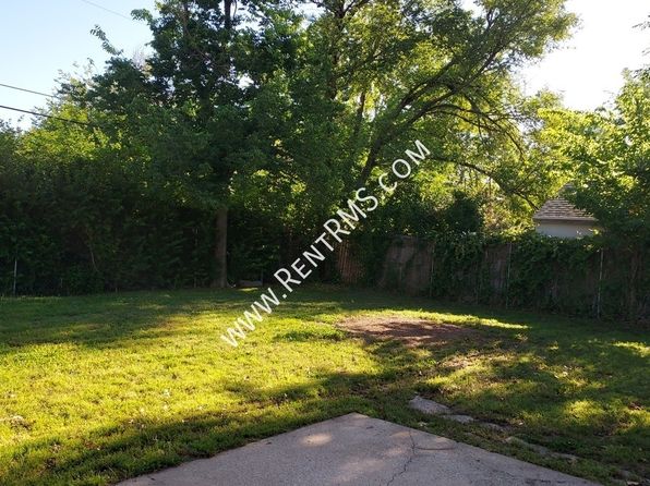 5524 SW 13th St, Topeka, KS 66604