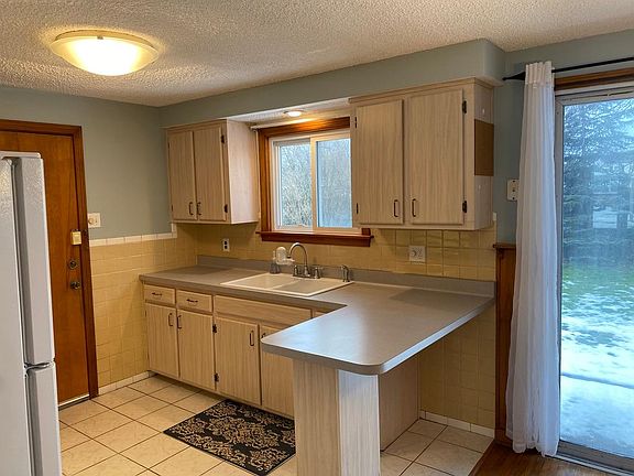 2nd image of 78 Vern Ln