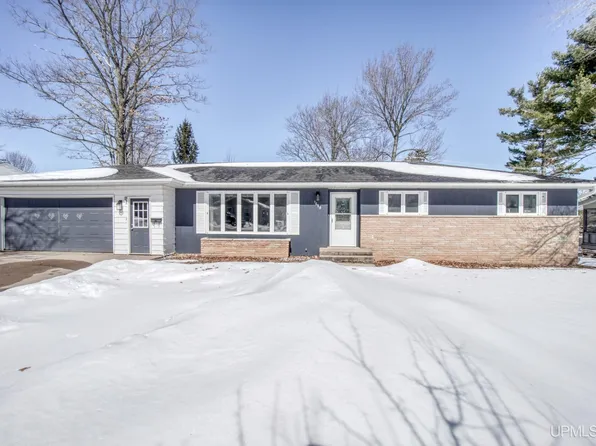 1644 S Park St, Iron Mountain, MI 49801