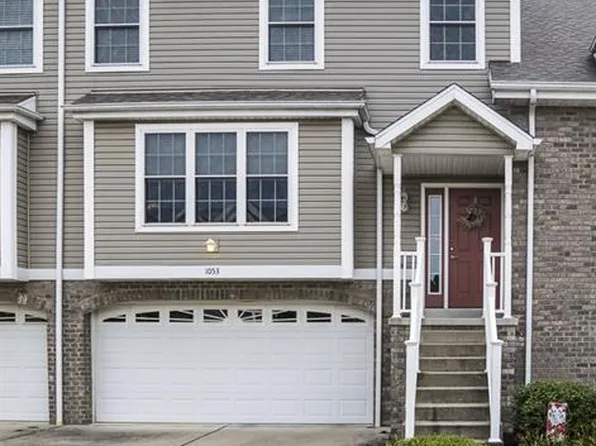 1053 Waterford Ct E, Canonsburg, PA 15317