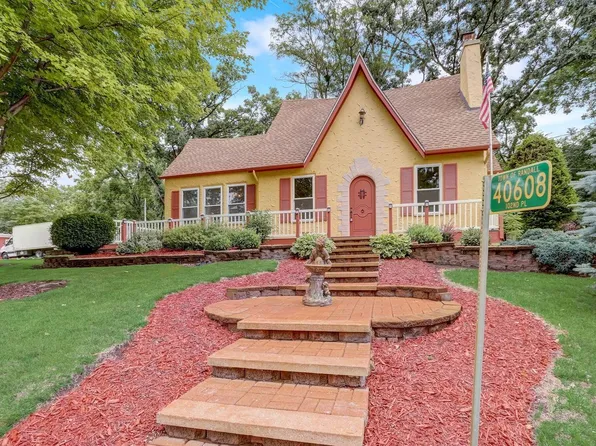 40608 102nd Pl, Genoa City, WI 53128