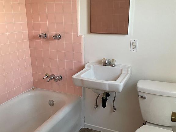 4th image of 3316 Adams Ave #32