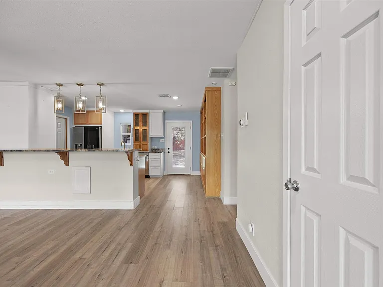 5206 Emerald Forest Dr — Photo 9