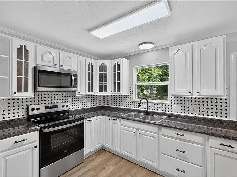 213 Amellia Pl — Photo 9