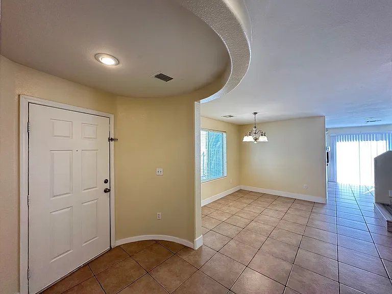 5640 Woods Crossing St — Photo 7