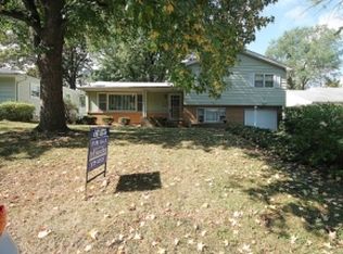 2063 Ramsey Dr, Decatur, IL 62526