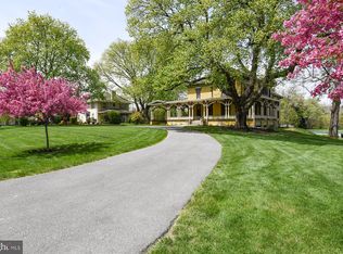 827 Philadelphia Ave, Chambersburg, PA 17201