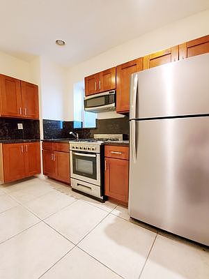3rd image of 676 Lincoln Pl APT 7