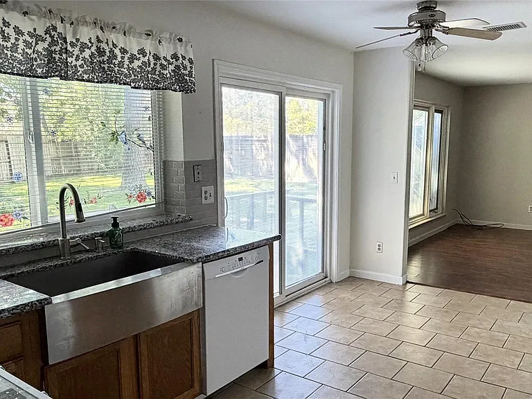 7771 Springville Dr — Photo 7