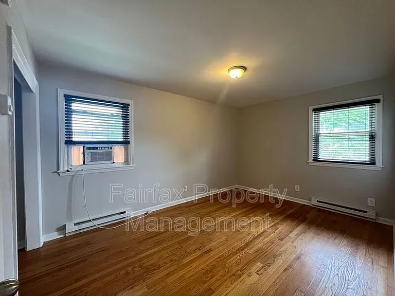 1931 Morehead Ave — Photo 7