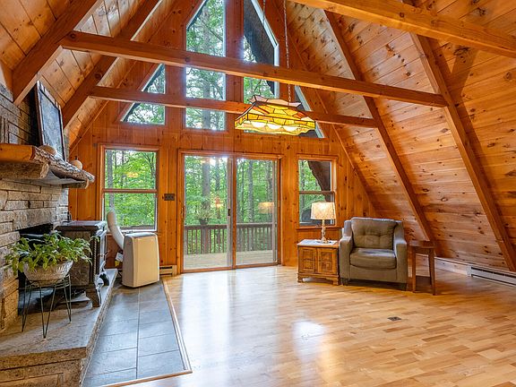 3rd image of 2 Butternut Ln