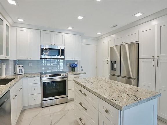 3rd image of 3850 Galt Ocean Dr APT 909