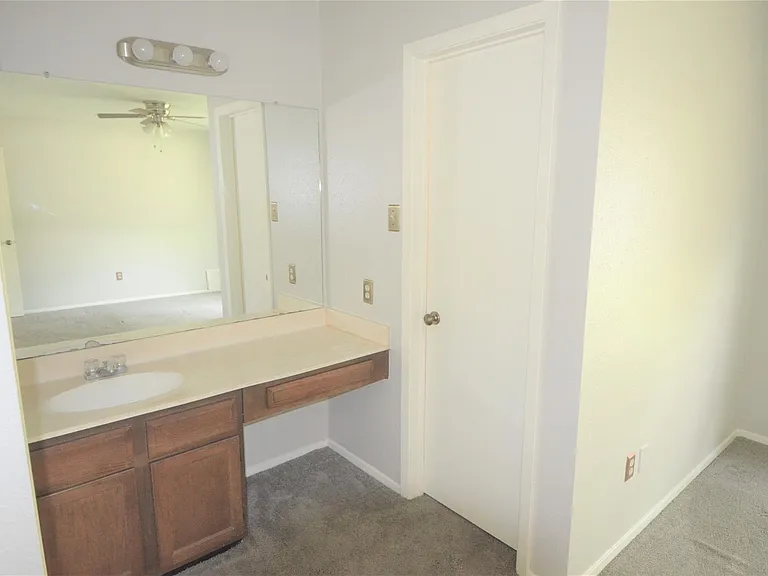 24006 Merry Oaks Dr — Photo 16