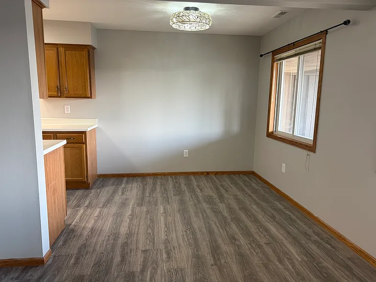 1687 S Riverside Ave #9 — Photo 5