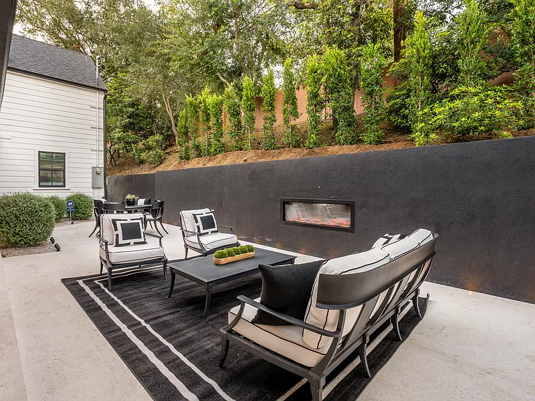 3100 Coldwater Canyon Ave — Photo 24