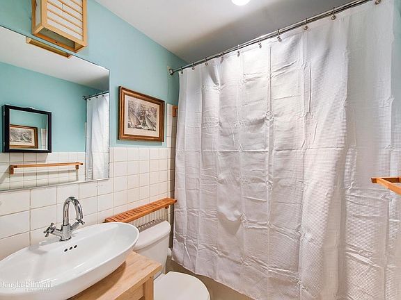 3rd image of 160 Central Park S #951