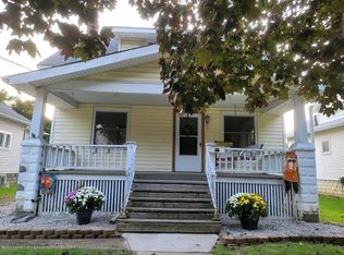 212 Oakwood Ave, Owosso, MI