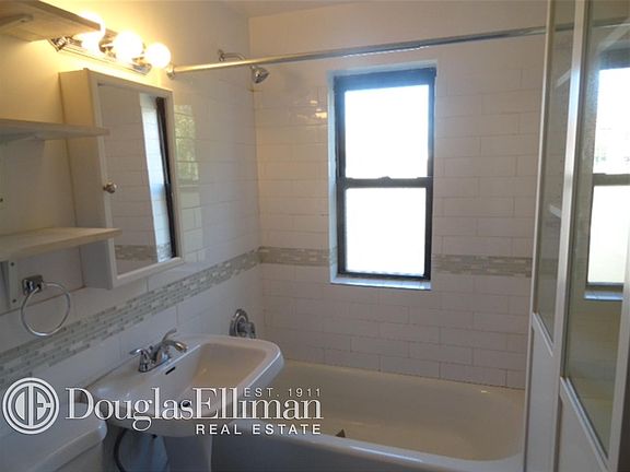 5th image of 185 Sackett St APT 4